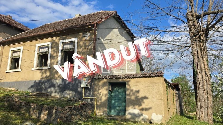 🏡 Casă accesibilă cu priveliște frumoasă în Reșița! - Poză 1