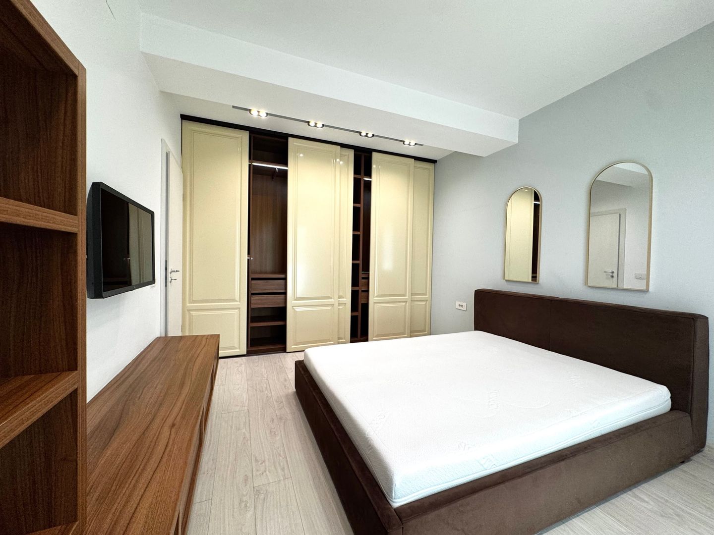 Apartament elegant si spațios, zona Lipovei - lângă pădure - Poză 14
