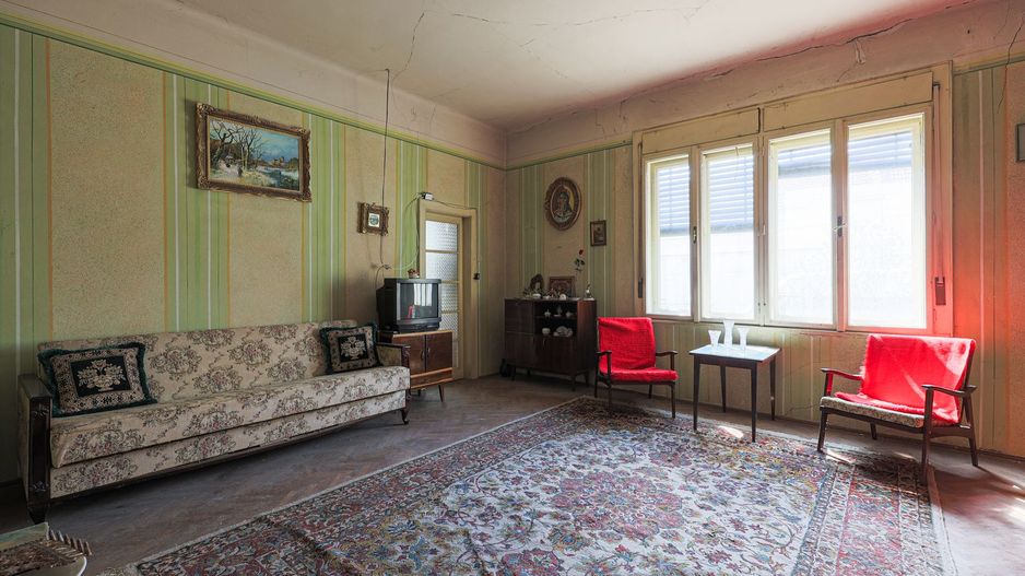 Proprietate REZERVATĂ! Casă din centru în Arad. - Poză 3