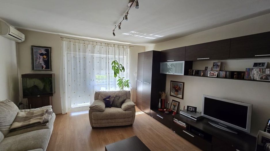 BRASADAS vinde ap 2 cam - Decomandat - Micro 17 etaj 4/4. - Poză 1