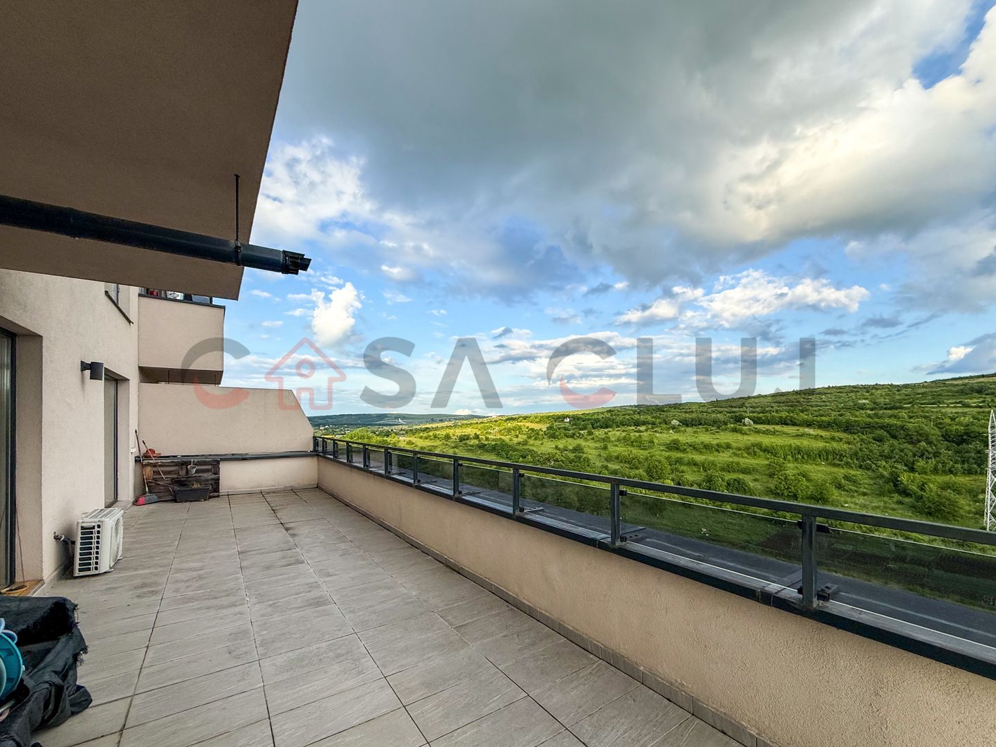 Apartament cu 3 camere, terasa 70mp, vedere panoramica - Poză 10