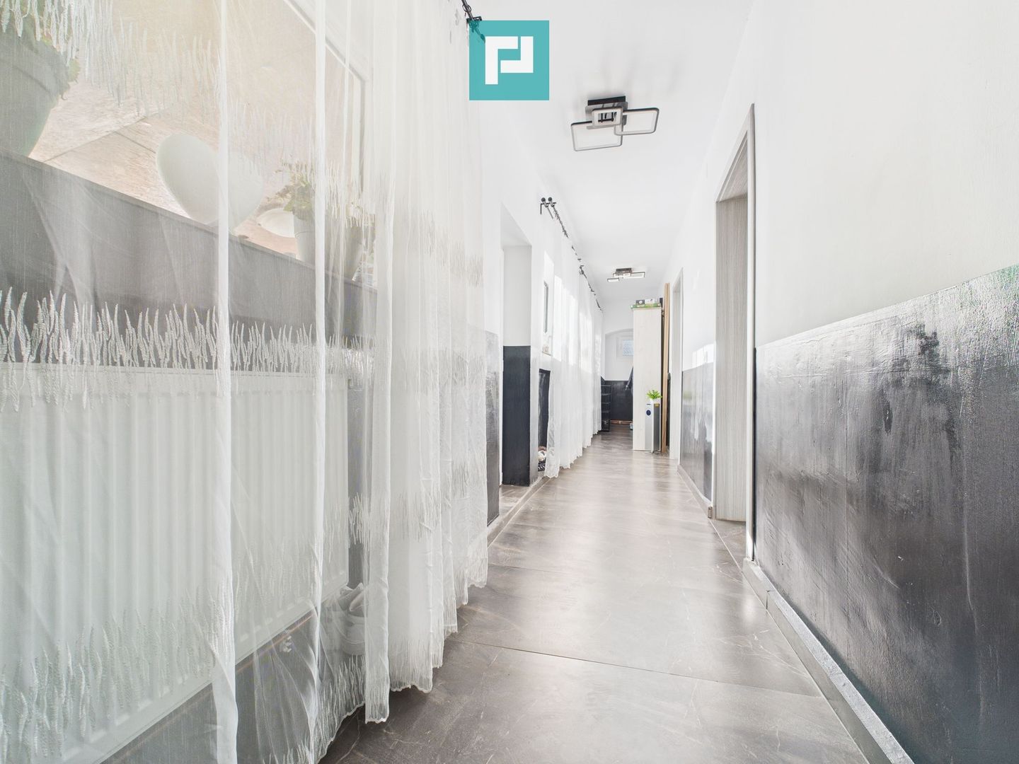 Casă  cu 6 camere in Urseni - Poză 4