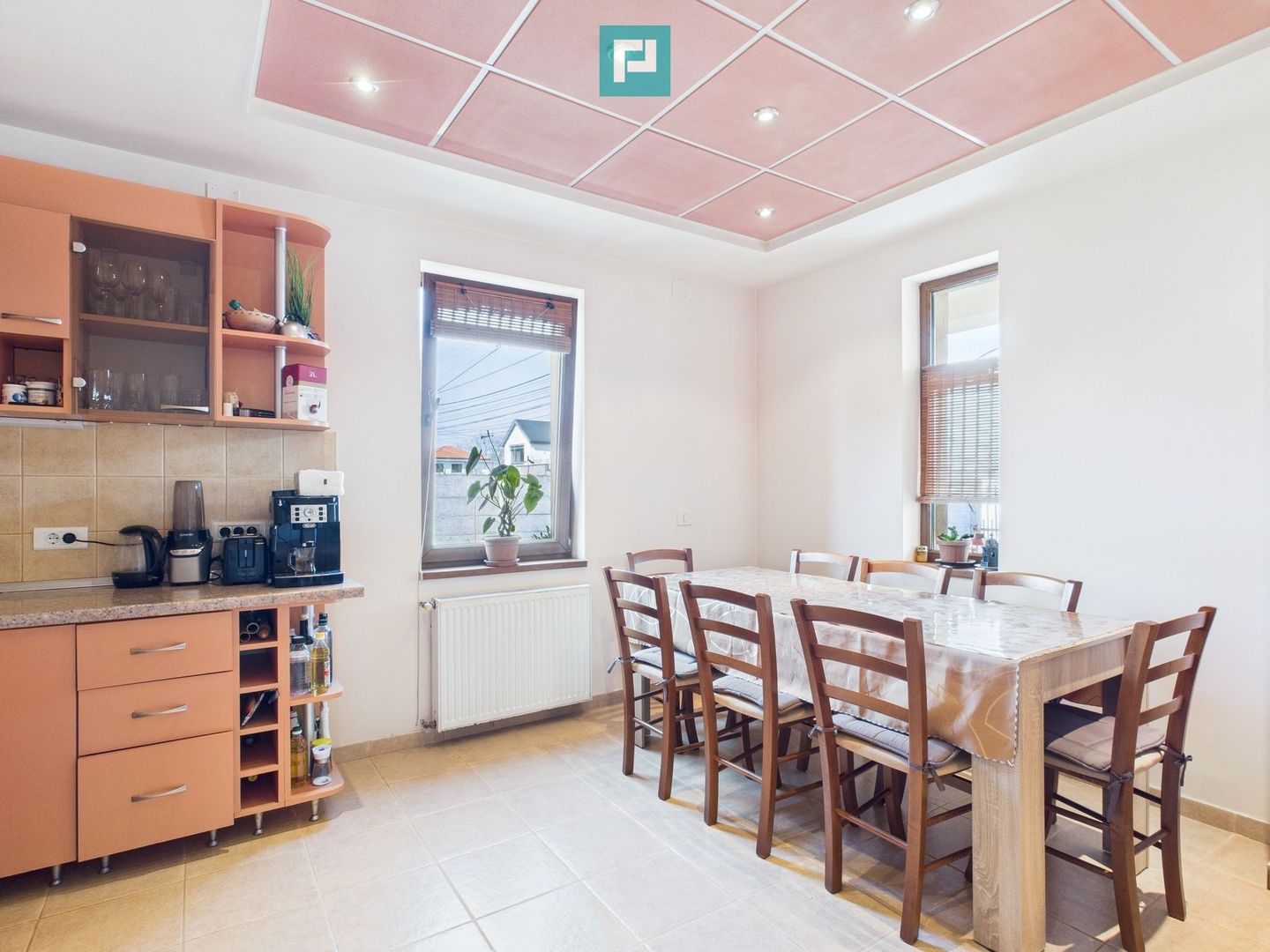 Vilă cu 7 camere, zona Aradului - Poză 3