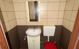 Apartament cu 3 camere decomandat 72 M² cu balcon și pivniță - Poză 19