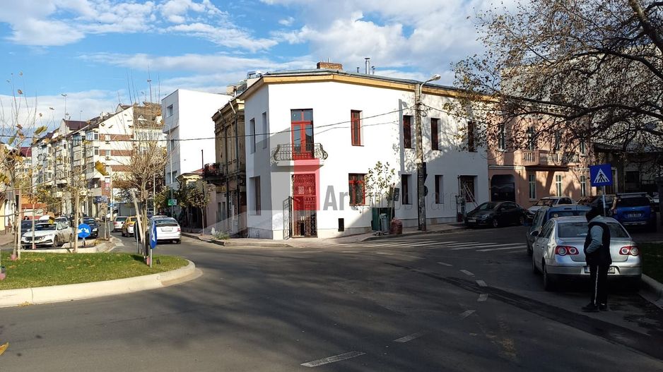 Vila  de inchiriat recent renovata - Poză 1