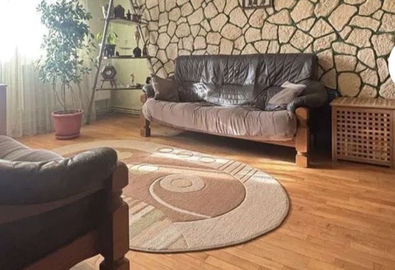 Apartament 4 camere decomandat 1 Mai Sara - Poză 2
