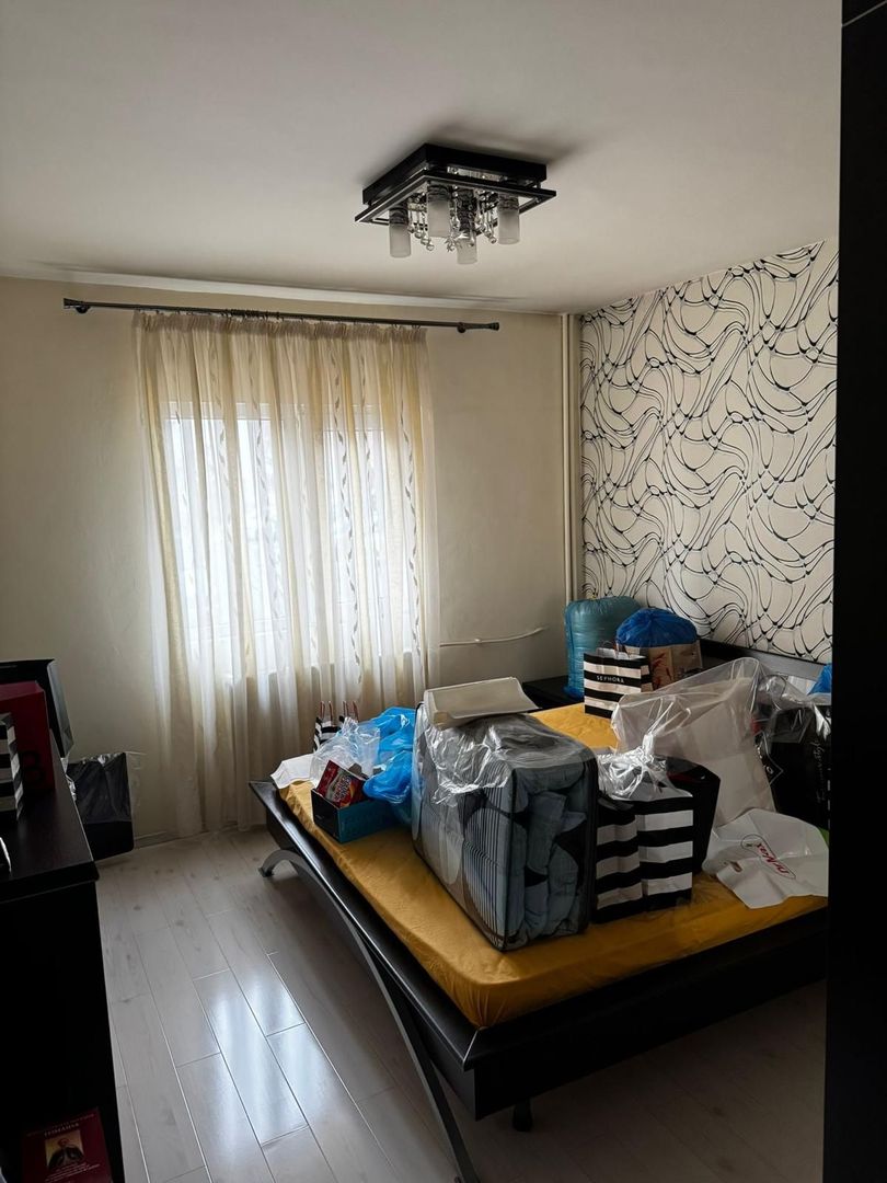 Apartament cu 3 camere , str. Bozieni - Poză 13