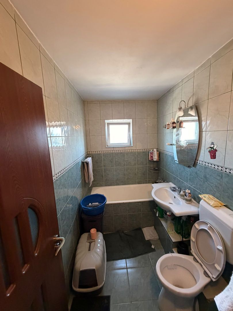 Apartament spațios cu 4 camere – Marghita, zona centrală - Poză 10