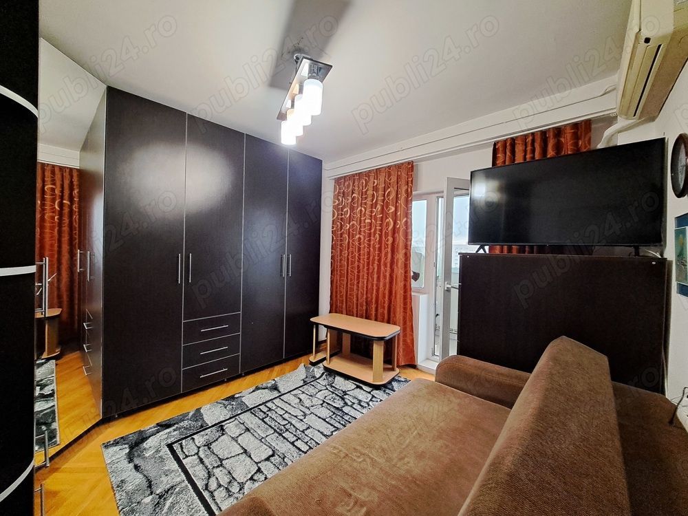 Vand Apartament spatios cu 4 camere de vanzare pe Bdul Decebal - Poză 6