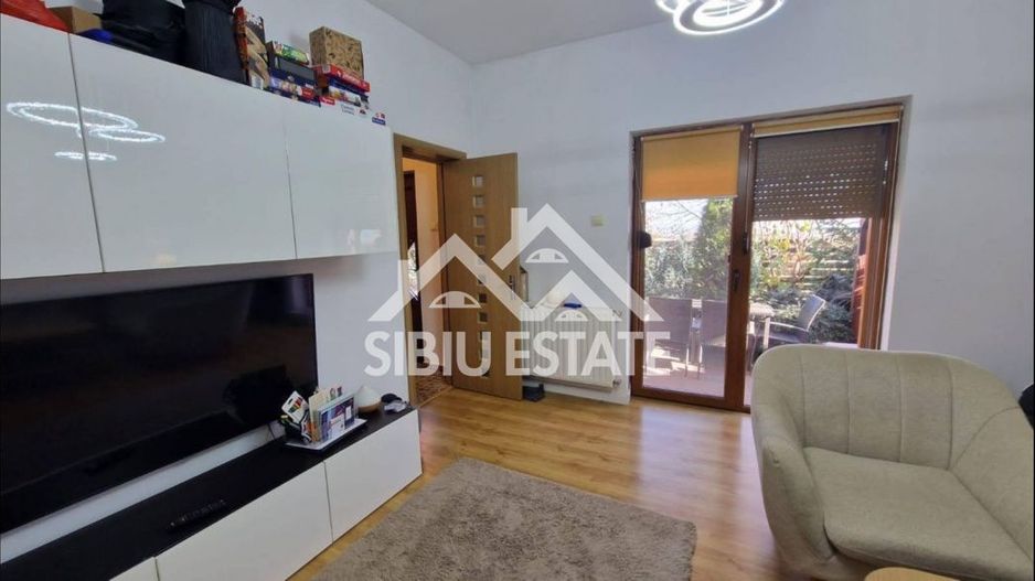 Casa moderna, de inchiriat, cu 3 camere, 2 bai, terasa - Poză 10