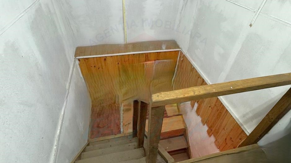 Cabana din lemn+ teren 2000 mp , 105.000 Euro negociabil, zona Metro - Poză 4