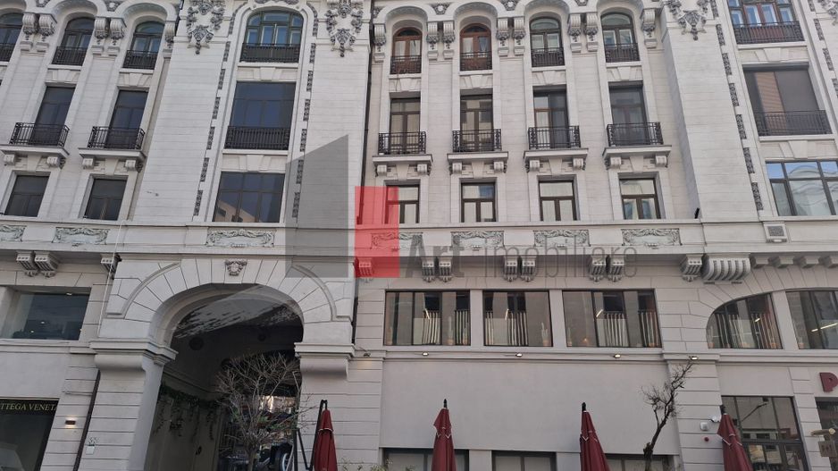 Apartamentul "REHEGUA" , stradal, bloc "REABILITAT" - Poză 1