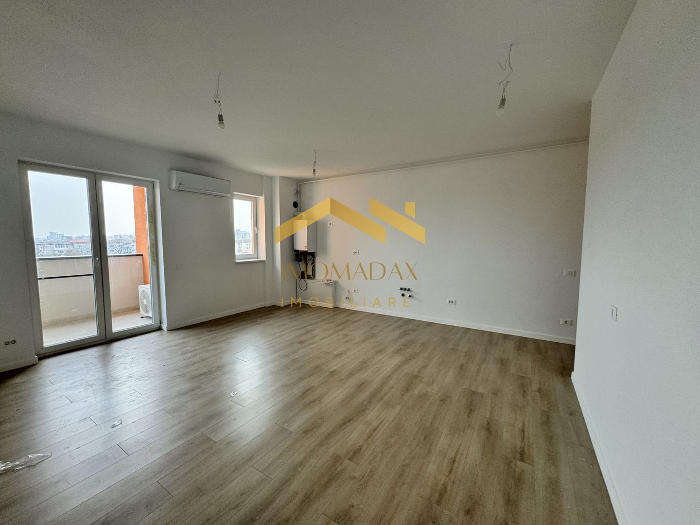 Aradului-Apartament 3 Camere-Centrala Proprie - Poză 13
