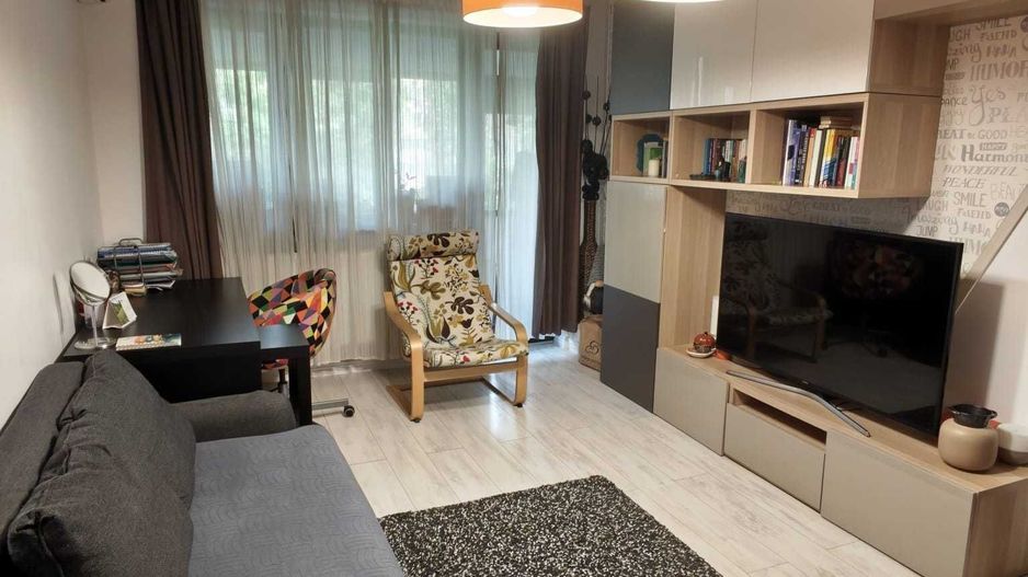 Apartament 3 camere de vânzare  Piata Gorjului-centrala proprie - Poză 1
