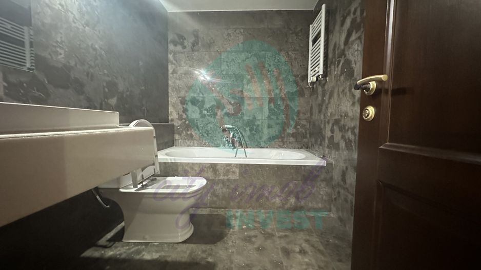 2 cam la 2 pasi de Bd Unirii - Constructie 2009 - Poză 6