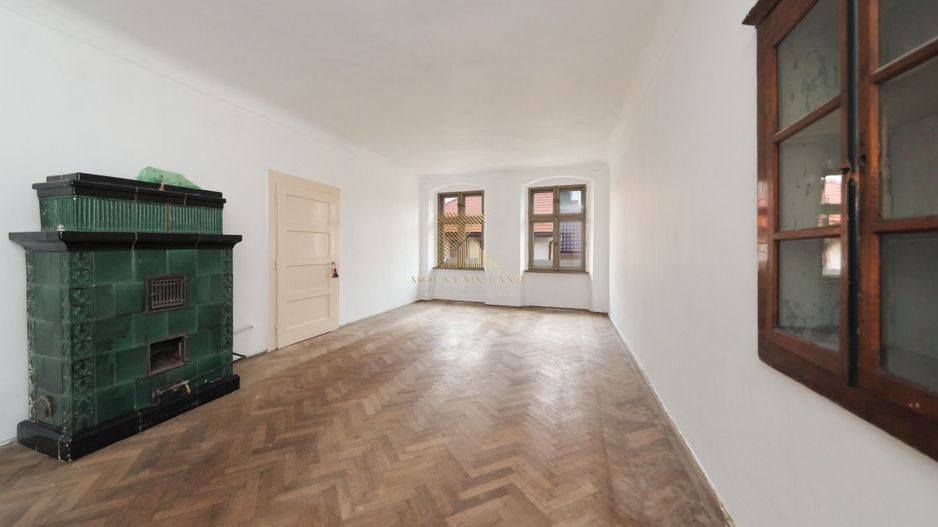 Locație rară în Brașov: ideal pentru regim hotelier sau business - Poză 19