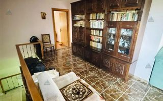 De vânzare – casă situată pe strada Nicolae Iorga - Poză 12