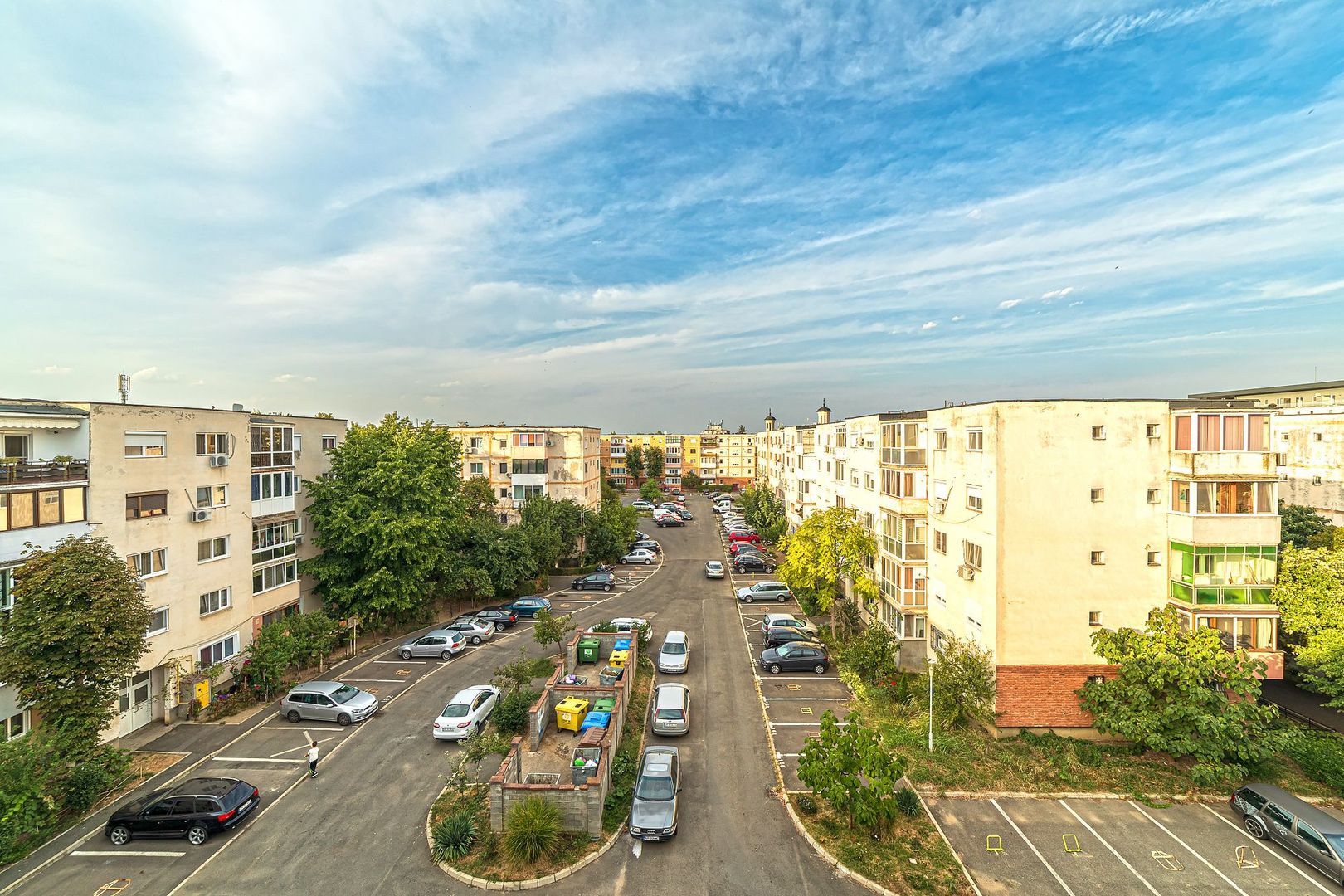 Apartament decomandat cu 2 camere Micalaca - Poză 1