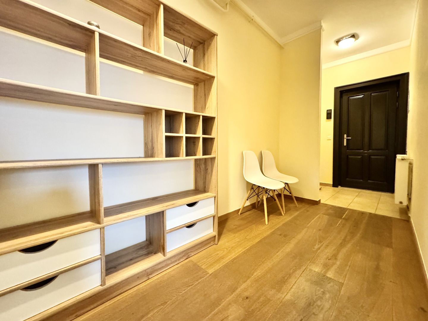 Spațiu, lumină și liniște – 2 Camere în zona Ronat - Poză 6