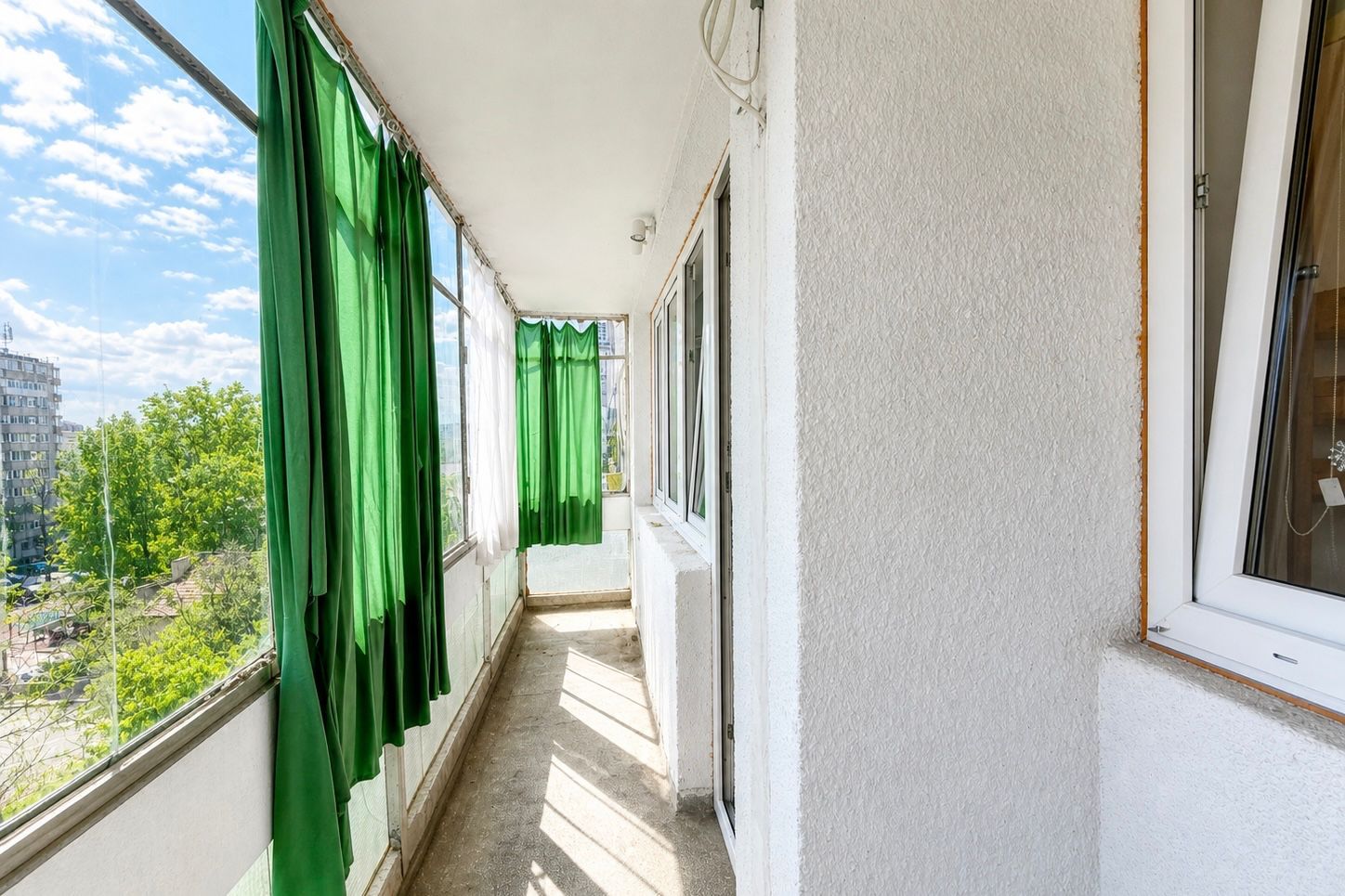 Apartament 2 camere, str. Campia Libertății, amenajat și mobilat - Poză 3