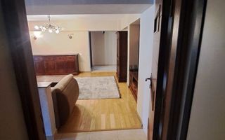 Spre închiriere apartament 3 camere - Bulevardul Decebal - Poză 6