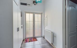 Apartament cu 3 camere la curte comună în Grădiște - Poză 7