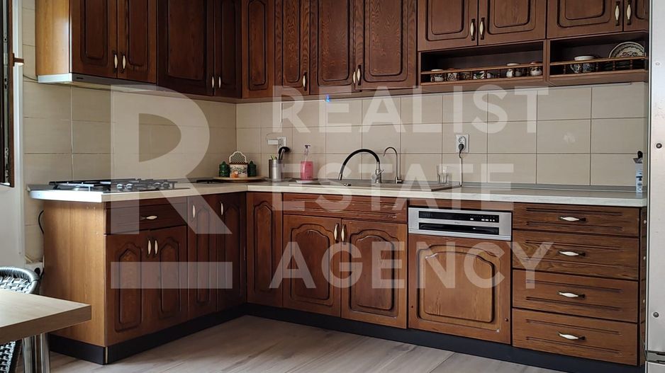 Vilă individuală 430 mp utili, teren 2.000 mp, panouri solare - Poză 24