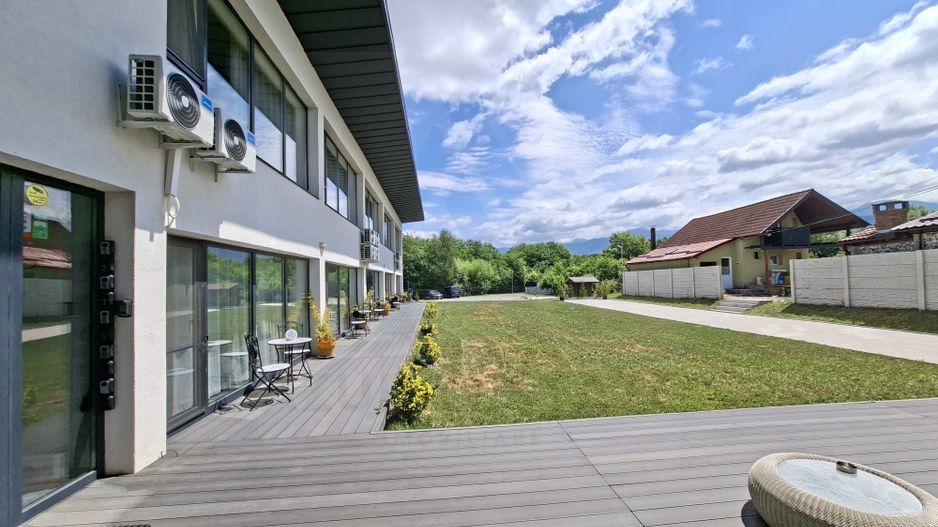 Pensiune 600 mp an 2023 si casa 130 mp teren 4600 mp zona V. Avrigului - Poză 7