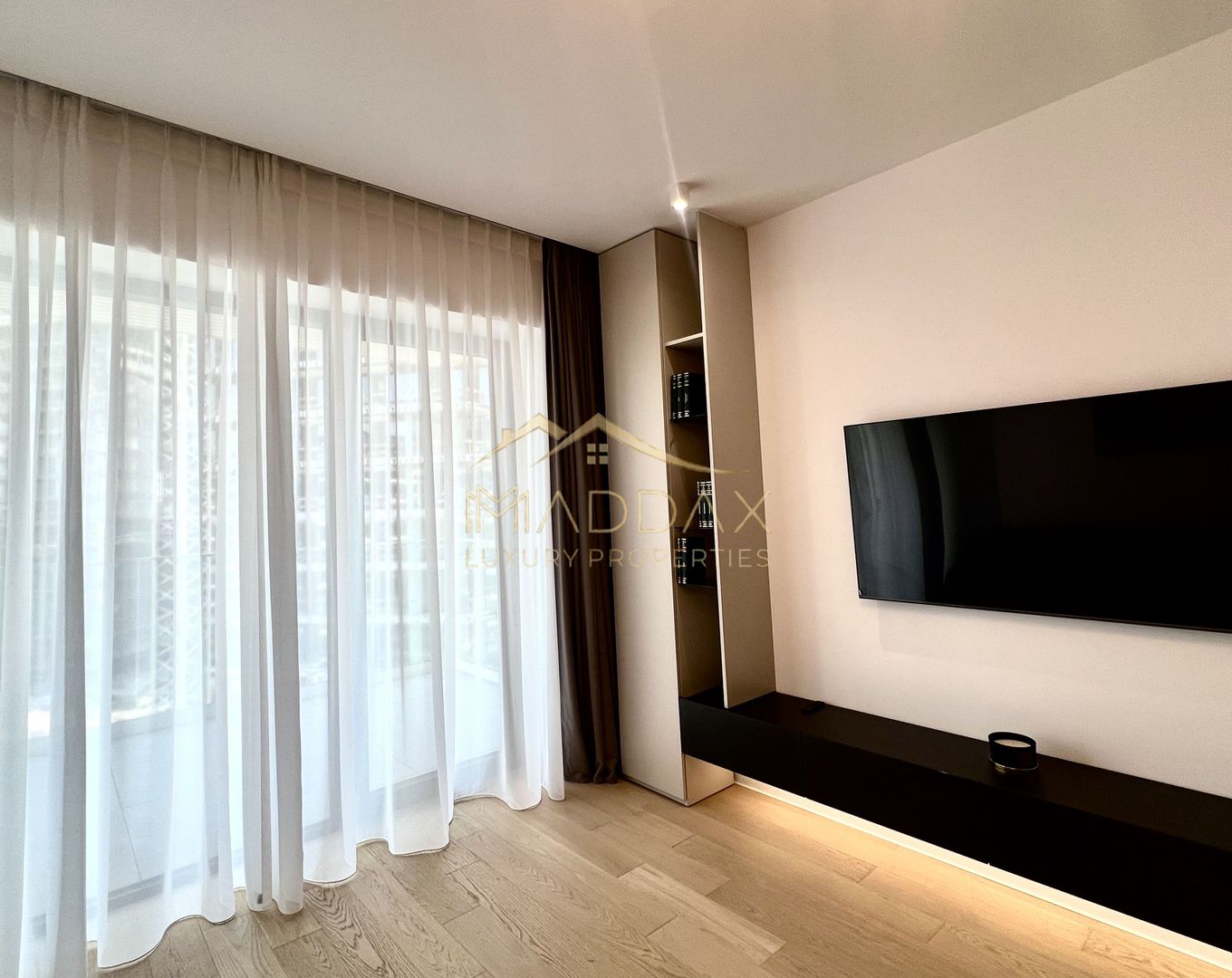 Apartament de Vanzare | 2 camere | Vedere spre lac - Poză 3