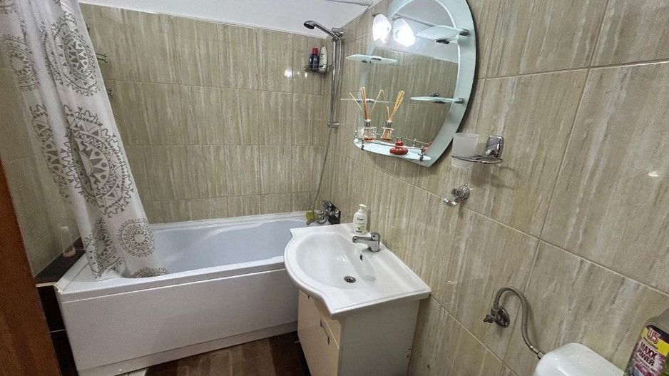 De vânzare casă cu etaj - Poză 9