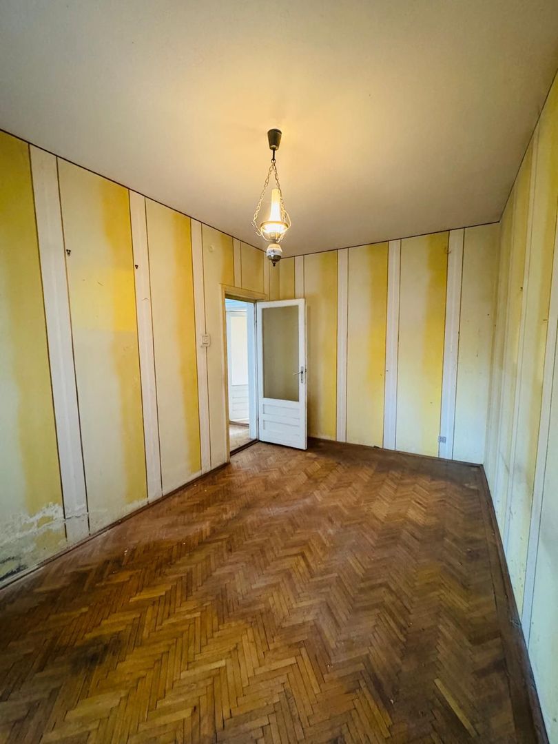 De vanzare Apartament 3 camere, Central, Piata Mica, et 3/4, Arad - Poză 2