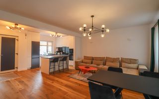 Casa insiruita cu finisaje de lux in cartierul Europa - Poză 3