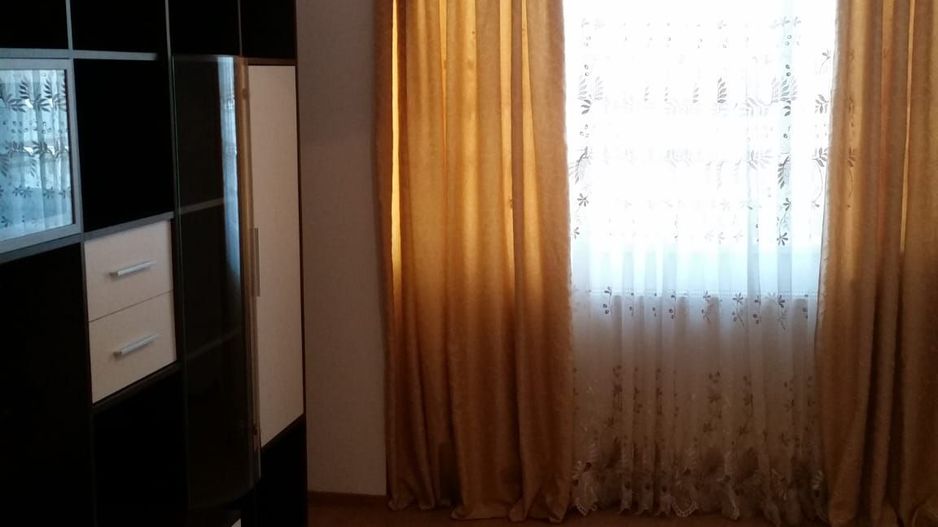 Garsoniera renovata, baie proprie, mobilata - Micro 40, langa Mall - Poză 3