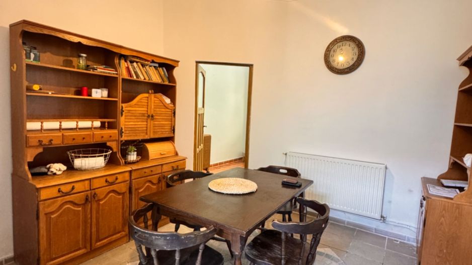Apartament spațios la curte comună – zonă centrală, Oradea - Poză 10