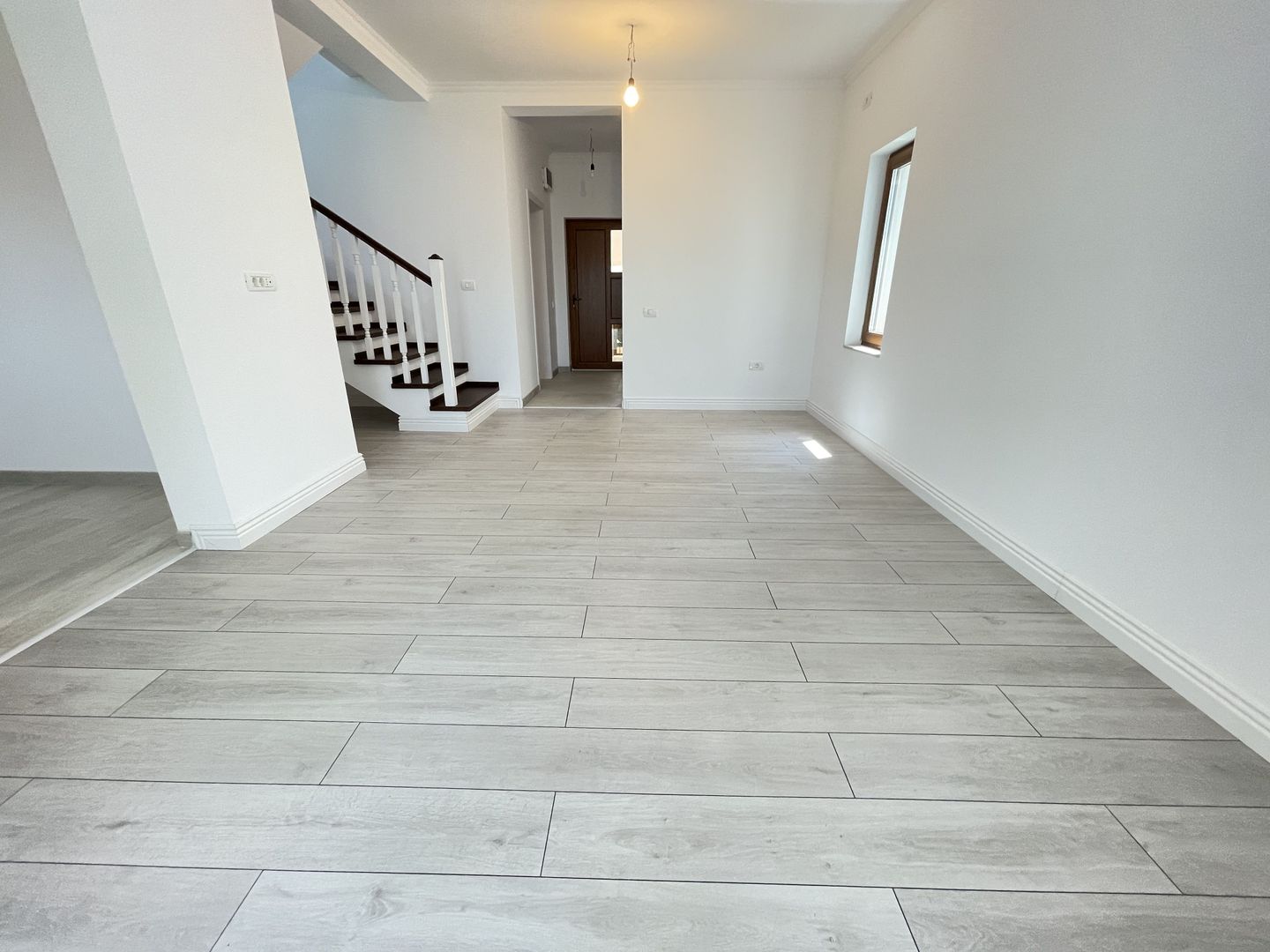 Duplex despartit prin spatiu tehnic - Poză 4