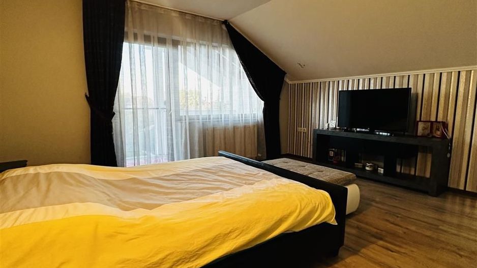 Casa 5 dormitoare 3 bai Oradea - Poză 23