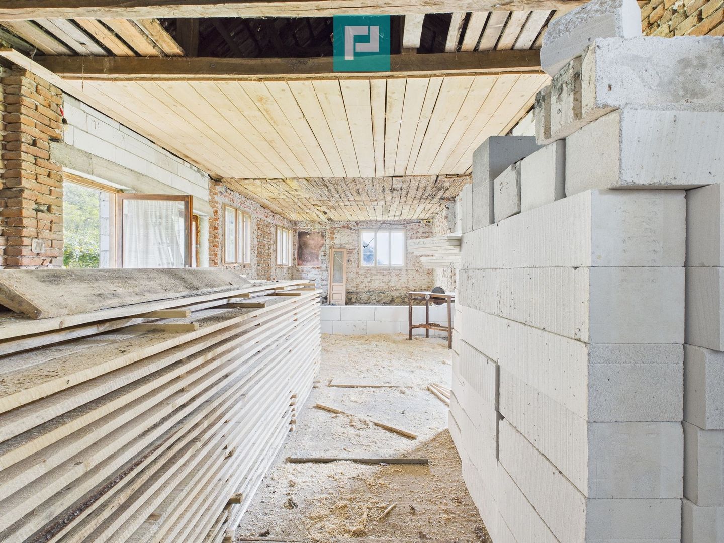 Casă cu teren generos Vărădia de Mureș - Stejar - Poză 34