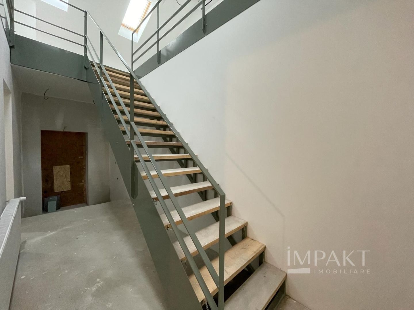 Spatiu comercial ultracentral cu vitrina si intrare direct din strada - Poză 9