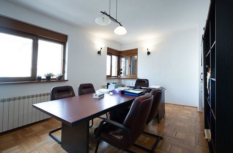 Vila cu 750 mp utili si teren de 1.480 mp in Erou Iancu Nicolae - Poză 22