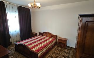 Vila P+1 Piața Muncii , strada Orzari, apartament cu 3 camere la Parer - Poză 11