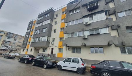 Ap 4 cam Giurgiu decomandat, parter