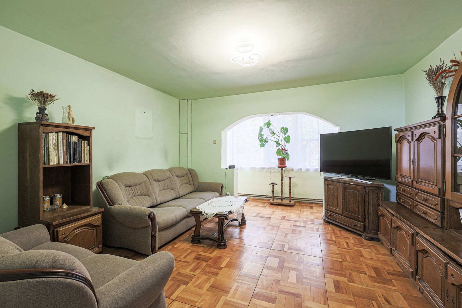 Apartament foarte spațios cu 5 camere la parter in Micalaca Comision 0 - Poză 2