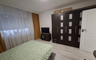 Apartament modern recent renovat 3 camere si parcare privata in Strand - Poză 8