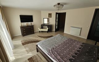 Vila Moderna cu 5 camere, garaj si 921 mp de curte, in Tocile - Poză 13