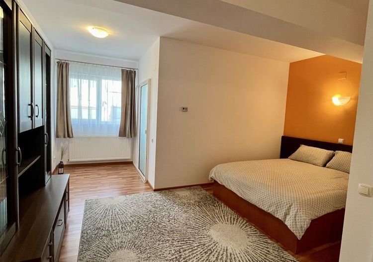 Garsonieră 45 mp cu grădină proprie, centrală, bloc tip vilă - Poză 2