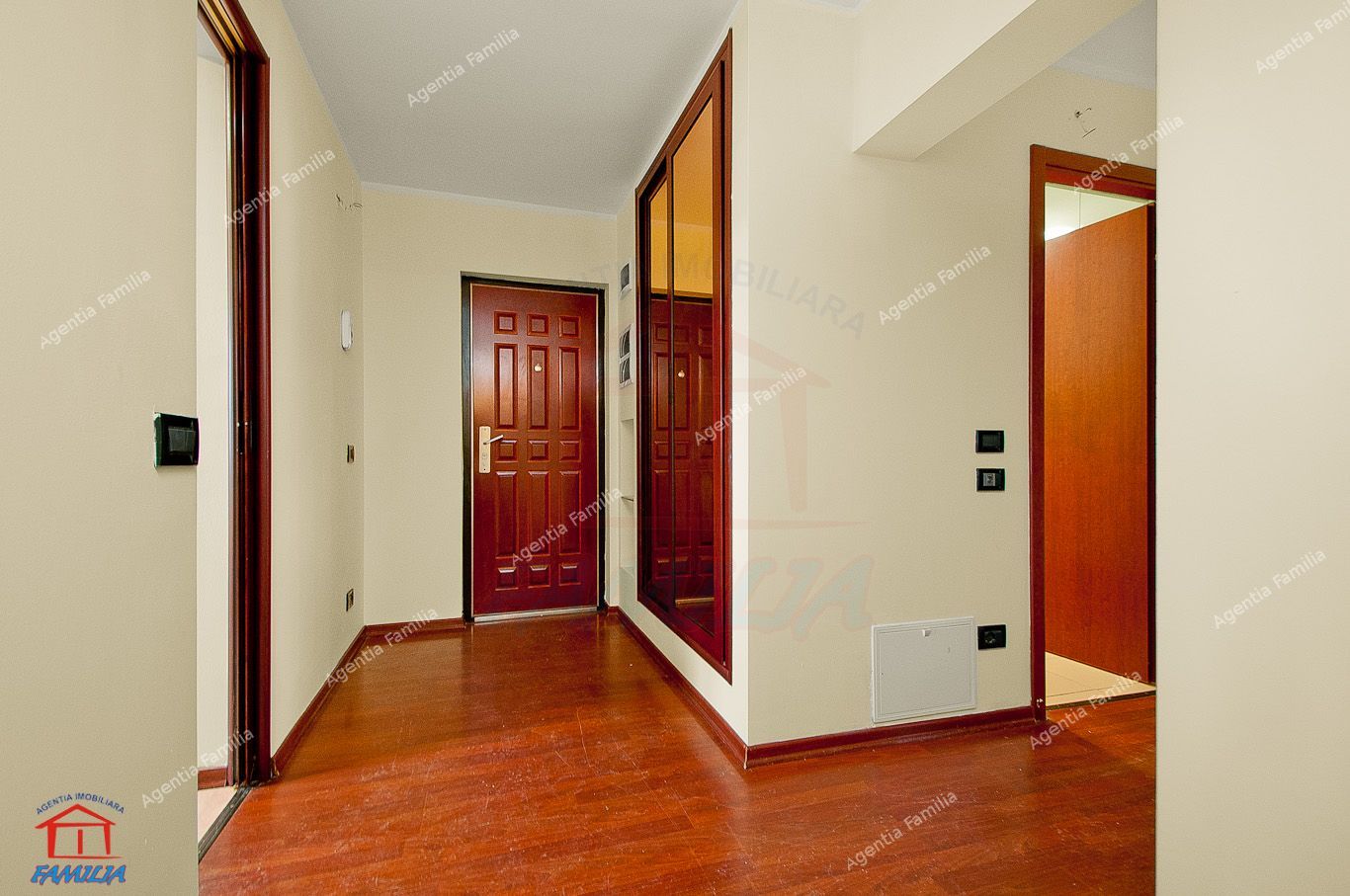 Apartament 3 camere dec in Galati Micro 21 vedere la Dunare langa turn - Poză 16