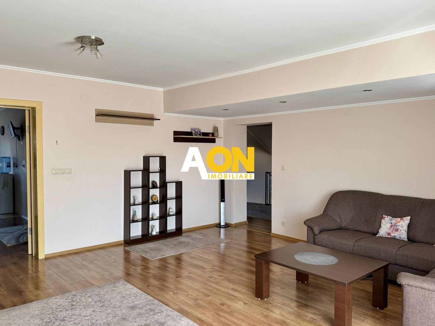 Casa De Inchiriat Pretabila Pentru Birouri, 6 Camere, Zona Centru - Poză 10