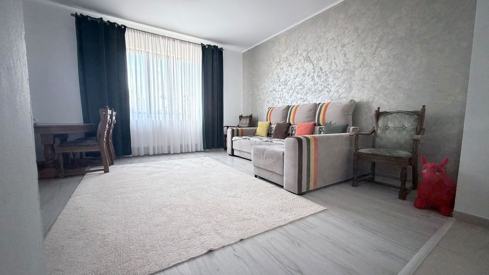 CASĂ INDIVIDUALĂ  DOMNESTI I COMPLEX PRIVAT | TEREN 430 MP | MOBILATĂ ȘI UTILATĂ - Poză 4