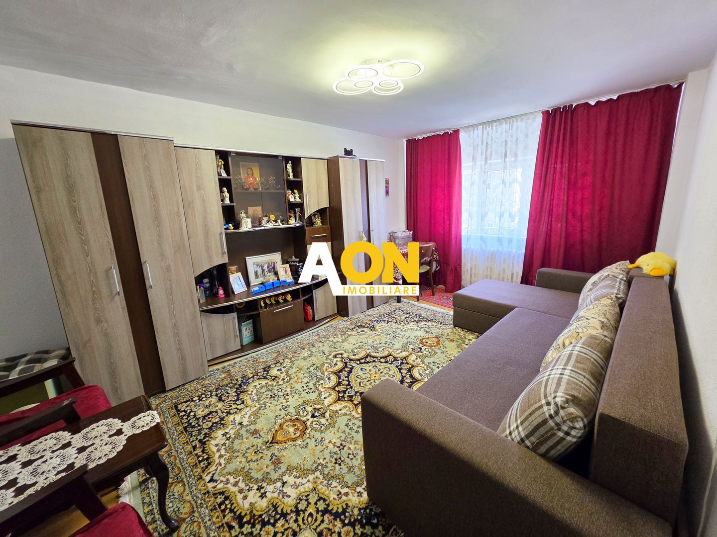 Apartament 3 camere, 65 mp utili, 2 bai, etaj 2, Cetate, zona Stadion - Poză 3