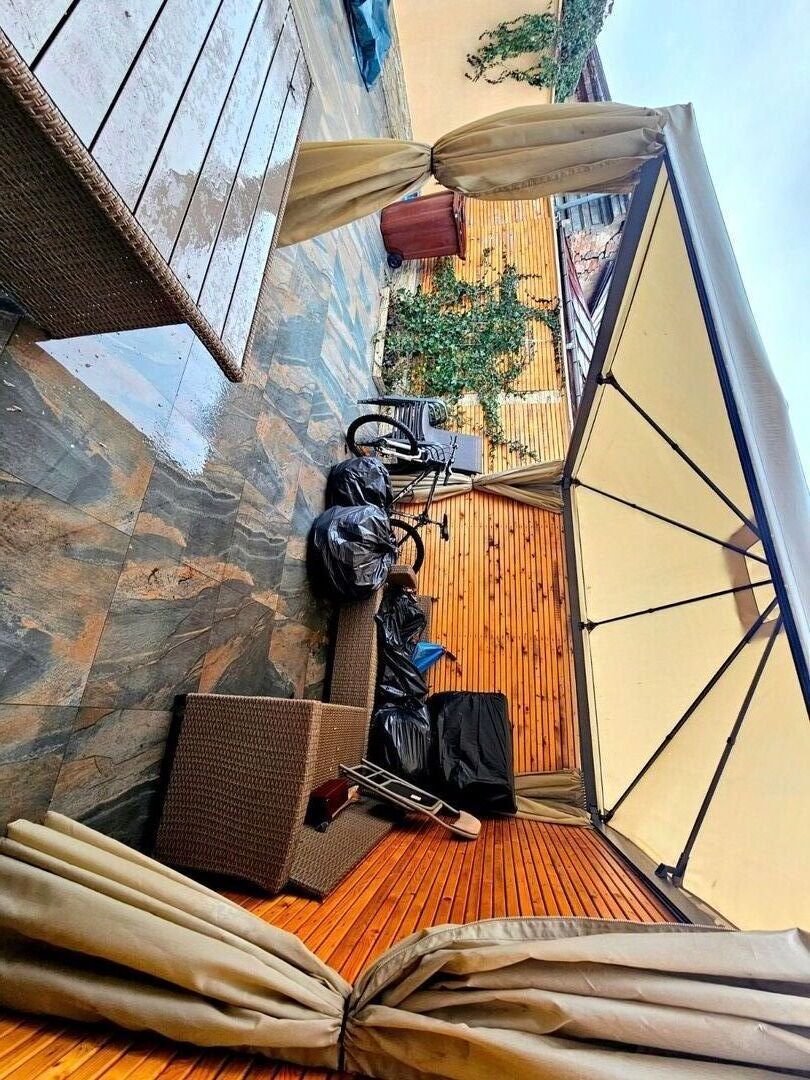 De vanzare  casa 2 camere, renovata -Piata Centrala, 89.000 euro - Poză 3